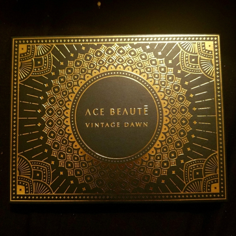 Ace Beautē Eyeshadow palette